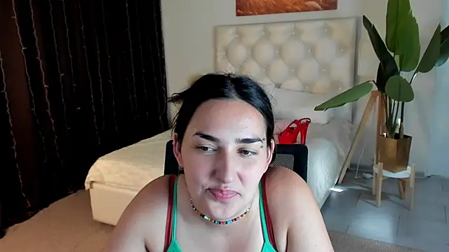 CeceliaJohnson live cam on StripChat