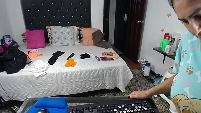 mature_bigboobs10 live cam on StripChat