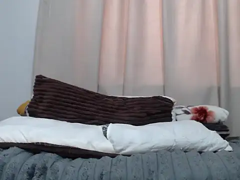 YummyMilkylanexxx live sex cam