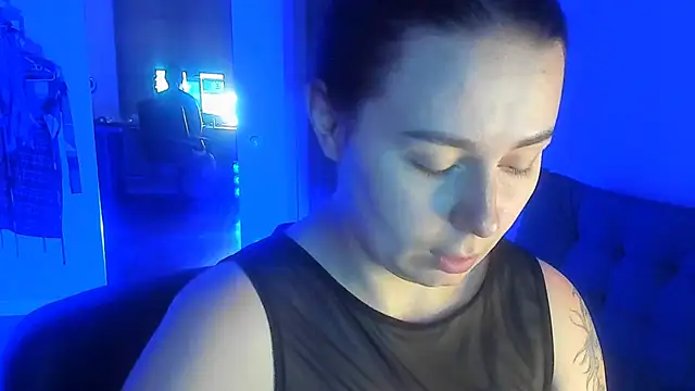 Di_na_Bell webcam