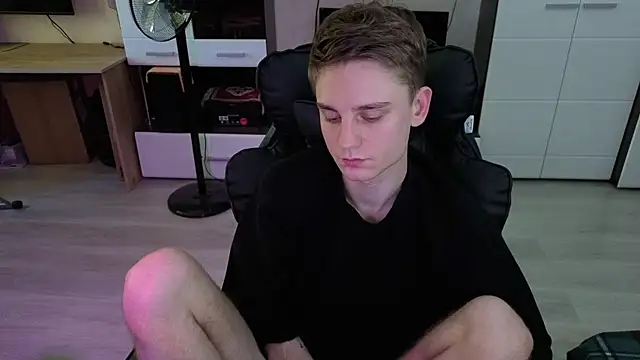angryzan webcam