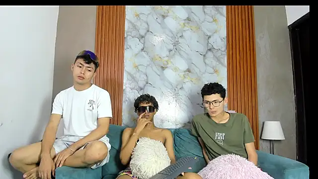 VERY_HOT_GUYS live cam on StripChat