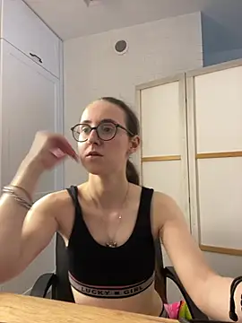 MartiniiSelenna live cam on StripChat