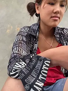 May_nhi live cam on StripChat