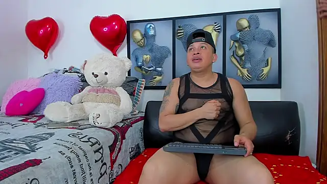 Angeline_focus live cam on StripChat