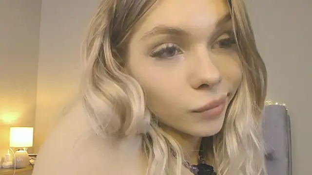 Blondy_Fina webcam