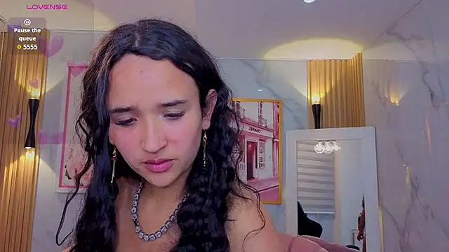 bella_vibess_s webcam