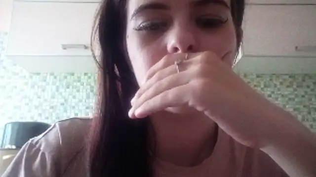 KikiAmino live cam on StripChat