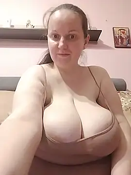 BustyLadyAlma webcam