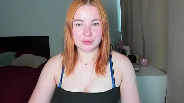 LAYLAxSTAR live cam on StripChat