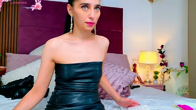 VanessaAngel live cam on StripChat