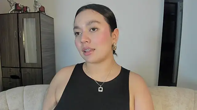 rudyhlowes live cam on StripChat