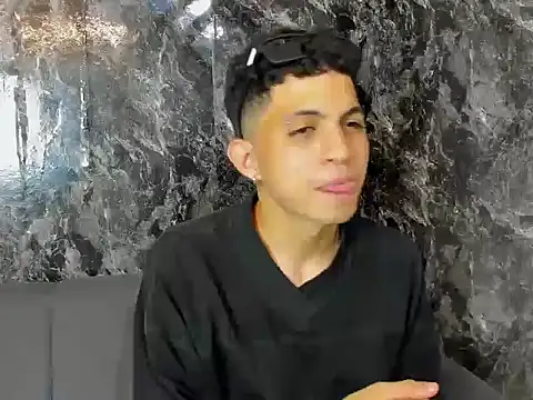 cameron_lux77 live cam on StripChat