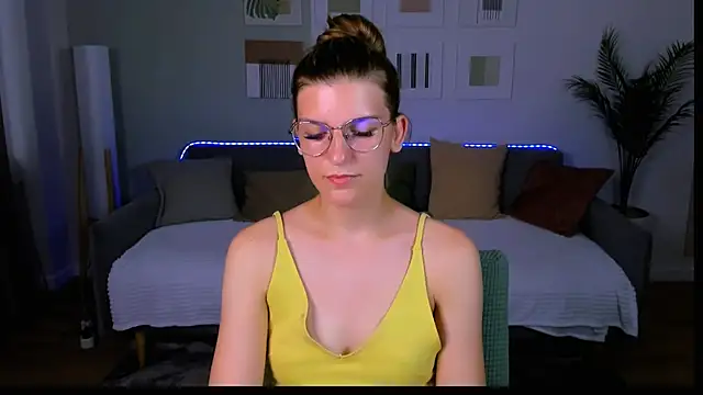 AnnaThorne live cam on StripChat