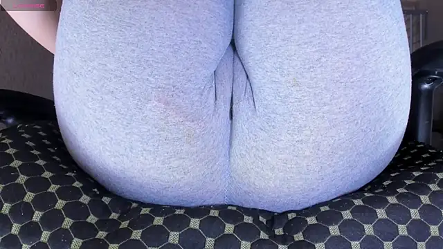 Cameltoe_squirt_inPants webcam