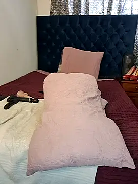BootyCallEver live cam on StripChat