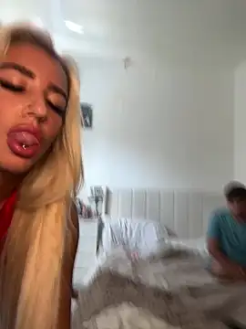 BlondeBetty Live Webcam on Stripchat