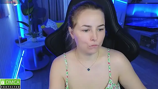 Mira_Mermayd live cam on StripChat