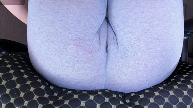 Cameltoe_squirt_inPants webcam