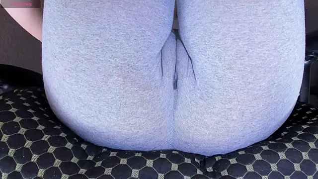 Cameltoe_squirt_inPants webcam