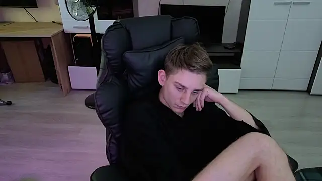 angryzan webcam