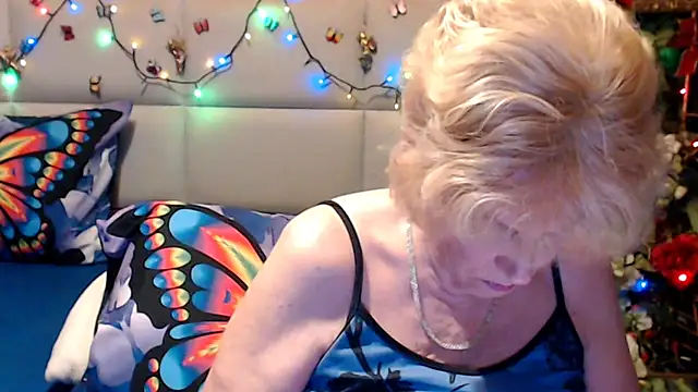 HappyWomanOn webcam
