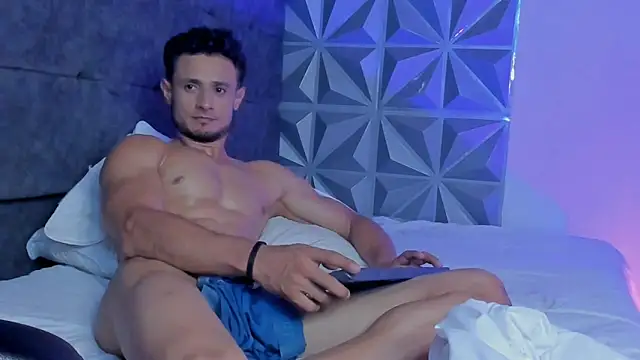Adonys_Lewis_ webcam