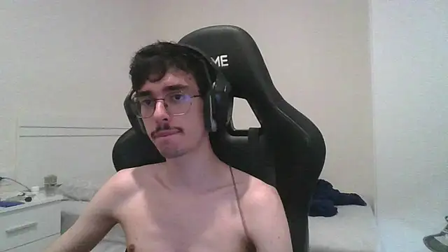 gabrielNovin17cm live cam on StripChat