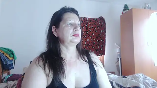 ExtasyMature live cam on StripChat