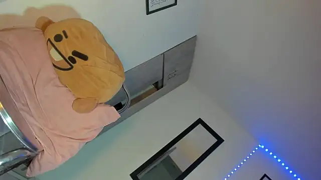 モデル: exotis_tiahara777