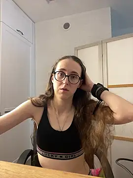 MartiniiSelenna live cam on StripChat