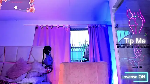 goddess_dirty_hotts live cam