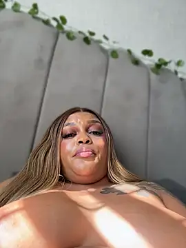 Iam-Sharifa live cam