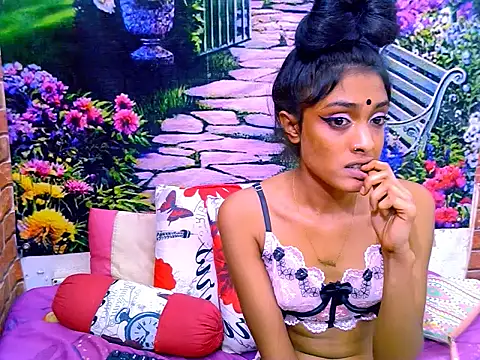 IndianPretty14u2Luv live cam on StripChat