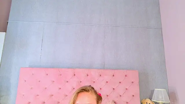 KamilaLod live cam on StripChat
