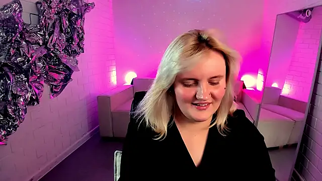 KathyBriggs live cam on StripChat