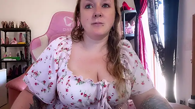 kisicaxx live cam on StripChat
