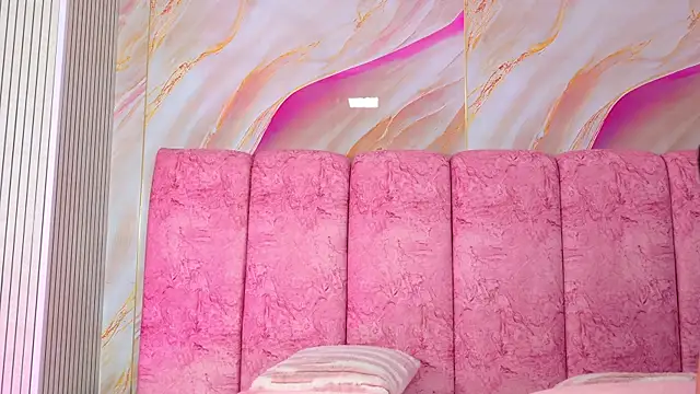 emmacurvy live cam