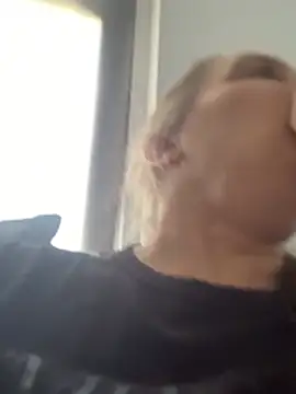 Chantalee live cam on StripChat