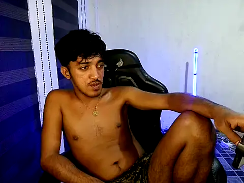 Spicy_RowyCam live cam on StripChat