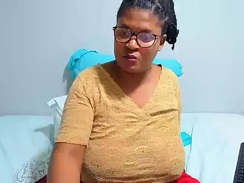 CandyYumsAerolaXX live cam on StripChat