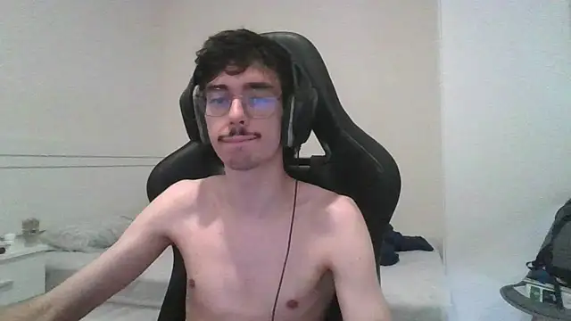gabrielNovin17cm live cam on StripChat