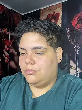 Hailey_Curvy webcam