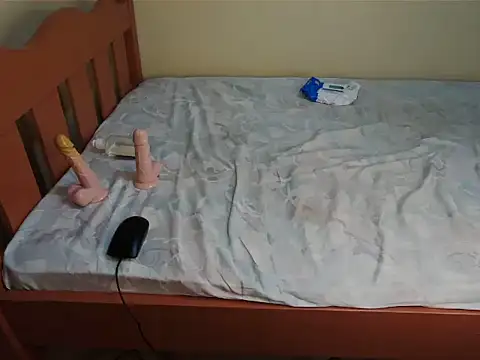 Luna_en_Gee webcam