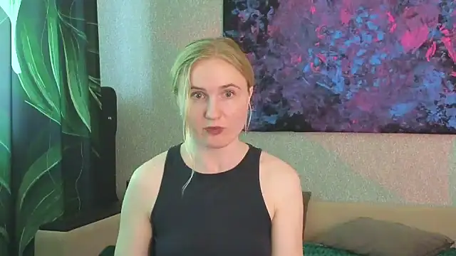 Lanavi_Smile live cam on StripChat