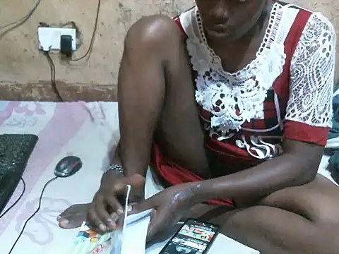 cute_naimah webcam