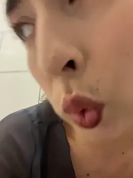 Holly_Play live sex cam