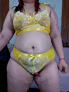 kiara_scottt live cam on StripChat