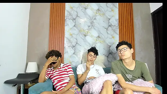 VERY_HOT_GUYS live cam