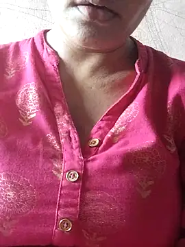 Zaara101 webcam